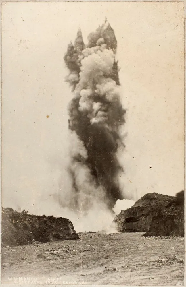 Waimangu Geyser erupting