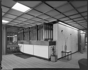 Image: Lounge bar, Royal Oak Hotel, Wellington