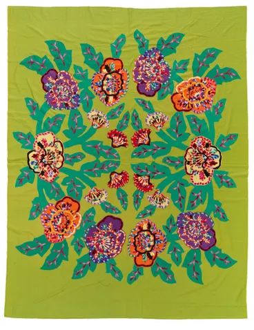 Image: Tivaevae tataura (appliqué embroidered quilt) and pillowslips