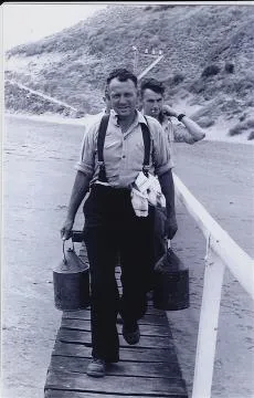Charles Emmens, Castlepoint Lighthouse keeper : digital image