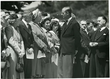 Image: Tangiwai Memorial, Karori Cemetery, 31 December 1953