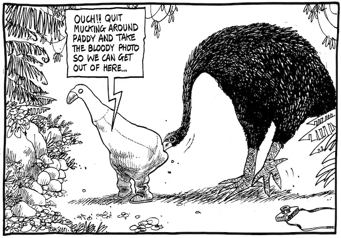 Scott, Thomas, 1947- :Ouch!! quit mucking around Paddy and take the bloody photo so we can get out of here... 27 Jan 1993