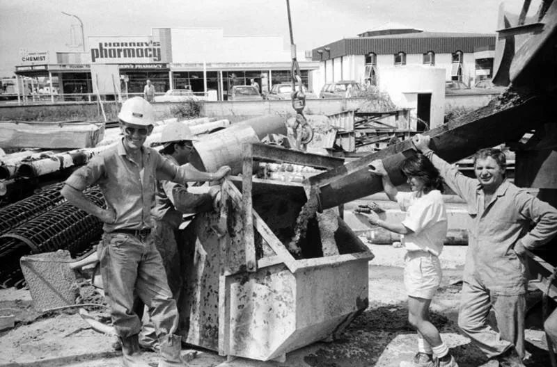 Wairoa Bridge construction workers