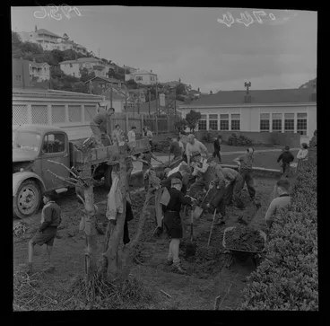 Image: Digging ground in preparation for swimming pool at Kilbirnie School, Wellington
