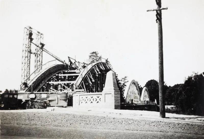 Fairfield Bridge under construction