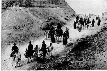 Image: Central Press ".Photo. A Kparty. of 'New Zealand troops, m qunted on camels and donkeys, sight-seeing fat the Pyramids. Members l.: of" the -New? Zealand Expeditionary Force have now settled down'in their desert camp, in Egypt, and;during '■ off-duty '■>hours many ■of them enjoy excursions , to ancient places of interest.' , , (Evening Post, 15 April 1940)