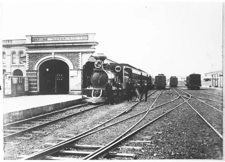 Queen Street Railway station, 1890