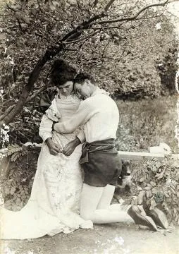 Theatrical couple : Photograph