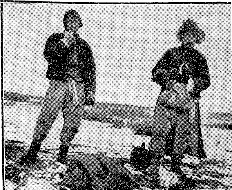 Sport and General" Photo. CHINESE BANDITS.—The type of bandit which both China and Japan haveto-contendtvith during the present crisis. (Evening Post, 12 March 1932)