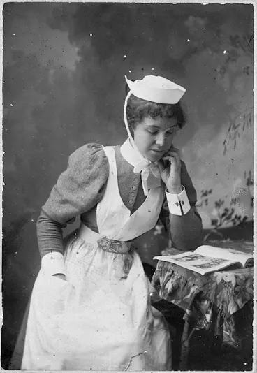 Image: Soljak, Miriam Bridelia, 1879-1971 : Photograph of Annie Isabel Cummings