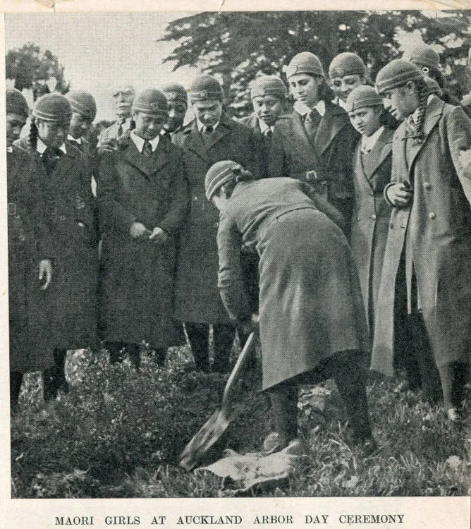 Māori girls at Auckland Arbor Day ceremony