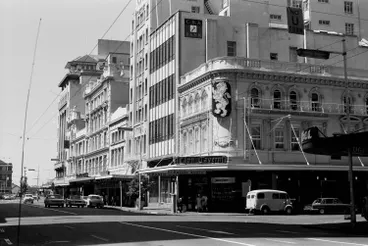 Image: Queen Street, Auckland Central