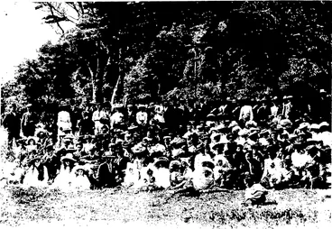 Image: A PICNIC PARTY AT DAY'S BAY.—W. & G. Turnbull & Co.'s Employees with their Families and Friends. (New Zealand Free Lance, 28 February 1903)