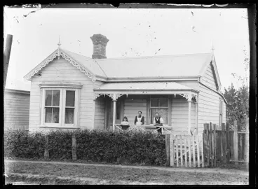 Image: Jensen family, 11 Francis Street, Grey Lynn