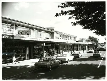 Modern shopping area in Bridge Street, Tokoroa Image: Modern shopping area in Bridge Street, Tokoroa