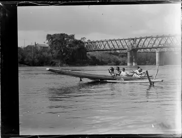 Image: Waka (canoe) hurdle races on the Waikato River