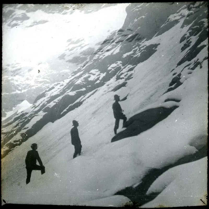 Searching for a route to the Adelaide Saddle