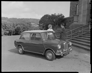 Image: Catts Patterson, Riley "Elf" at Art Gallery