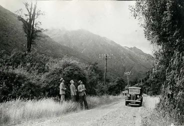 Image: 1944 VFM trip to West Coast Lewis Pass Road