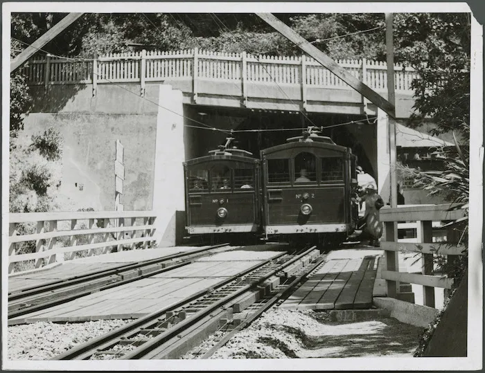 View of cable cars at Talavera stop, Wellington