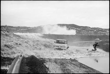 Image: Seas crashing over the sea wall at Moa Point Road, Wellington