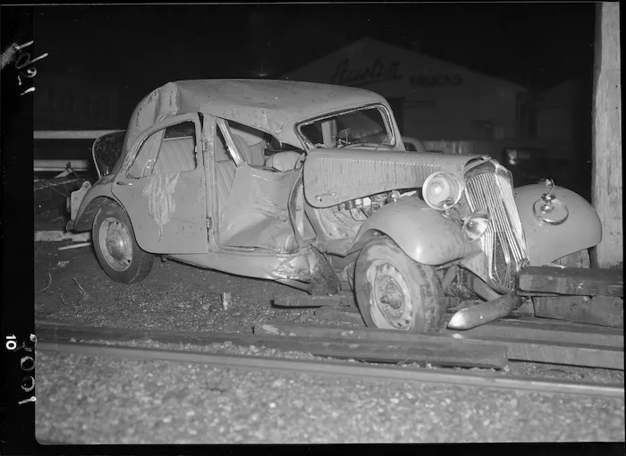 Car accident on Petone level crossing