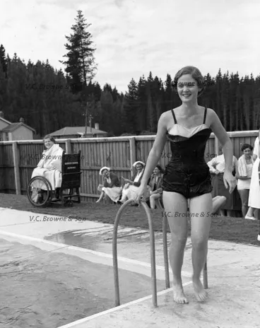 Image: Swimming - Burwood - Christchurch (PB1609/1)