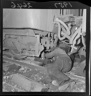 Image: Electric train unit derailment in Wellington