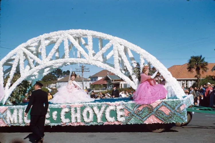 Milne and Choyce float, Auckland Harbour Bridge opening day parade, 1959