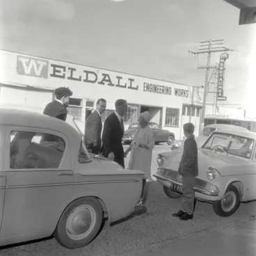 Image: Crane Wedding; bride and groom (centre). [P1-6712-9102]