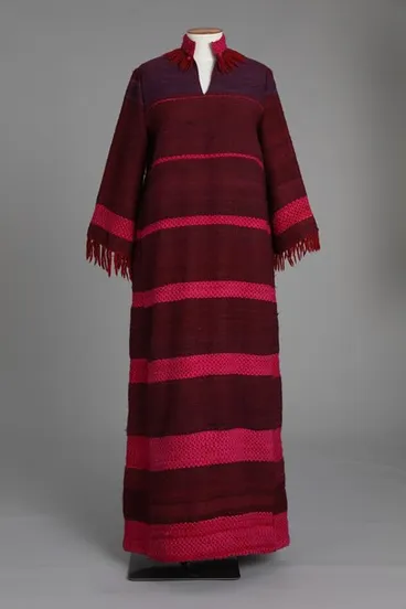 Hand-woven kaftan Image: Hand-woven kaftan