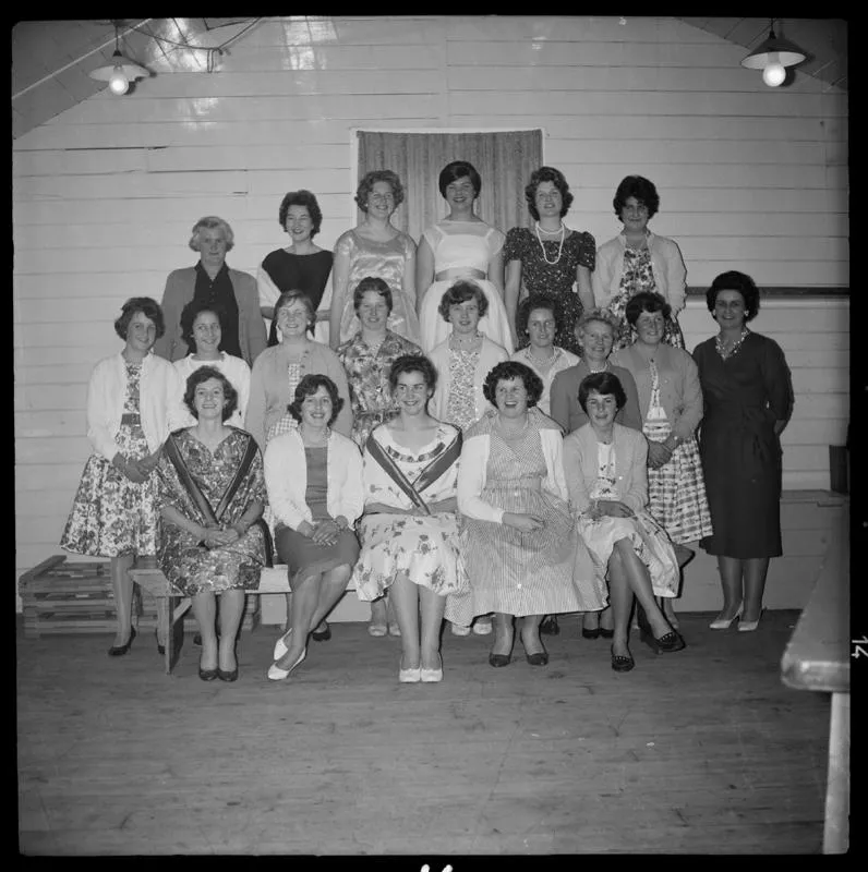 Magaoraka Country Girl's Club, Group