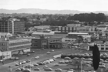 Image: View of CBD across intersection of Anglesea and Bryce streets