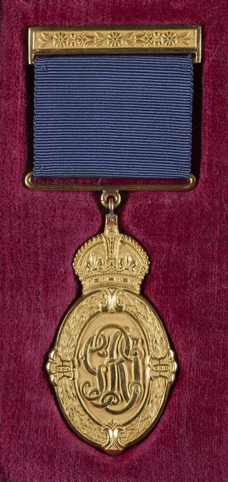 Kaisar-i-Hind gold medal awarded to Reverend Barnardo Nansen Eade