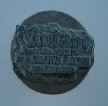 Image: Backstamp - Vintage