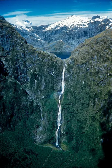 Image: Fiordland, Sutherland Falls