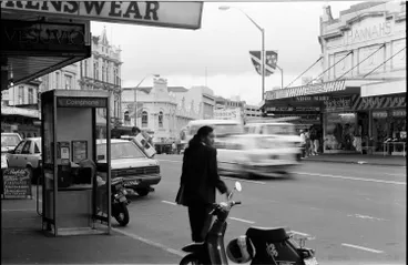 Image: Traffic on Karangahape Road, Auckland Central, 1990