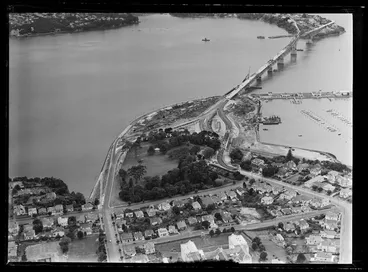 Image: Auckland Harbour Bridge under construction, Westhaven, Auckland, including Point Erin Park and approach roads