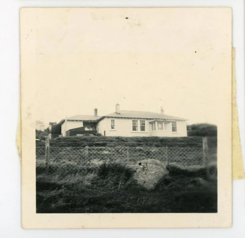 Photograph: Relieving keepers house, Centre Island