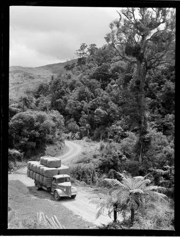 Image: Transporting wool at Te Araroa, East Cape, 1947