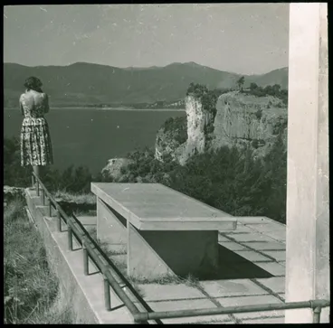 Image: Woman overlooking the ocean
