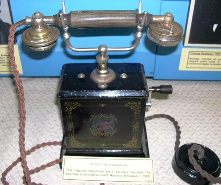 Telephone Tin Box Telephone