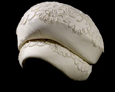 Image: Cream silk corded lace hat