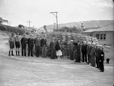 Image: Opening the Ngaio Emergency Precautions Service post, 1942