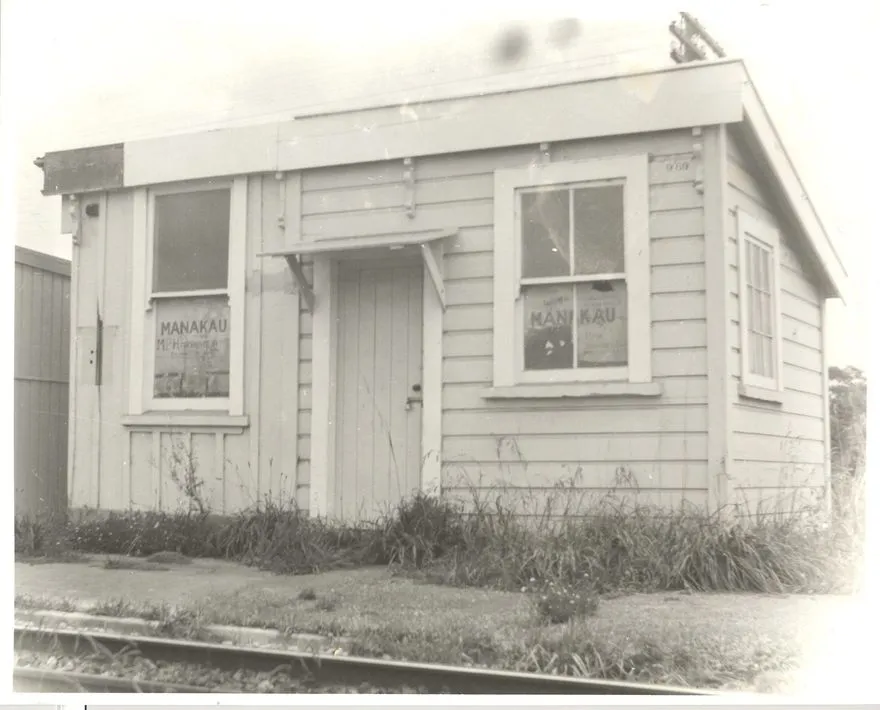 Manakau Railway Station before demolition