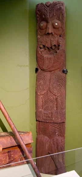 Carved pou