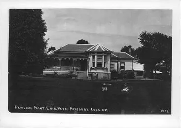Image: Pavilion, Point Erin Park.