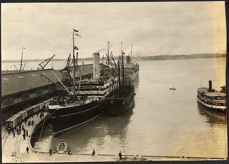 Photograph: Royal Mail Ships MONGOLIA and ZEALANDIA alongside Queens Wharf, 1912