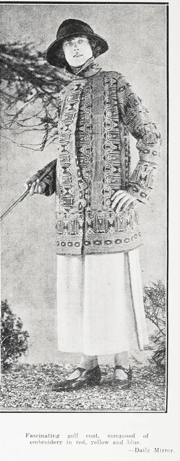 Image: Fascinating golf coat, composed of embroidery in red, yellow and blue