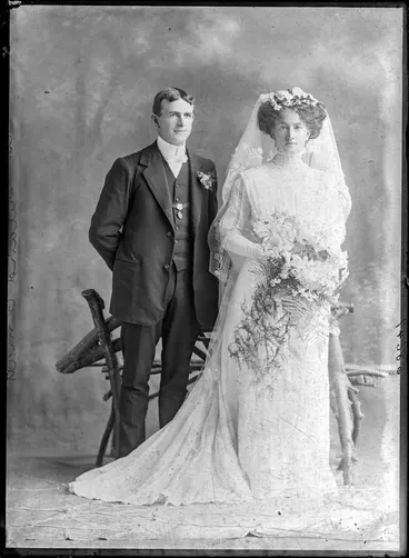 Image: Ireland wedding group, 1911